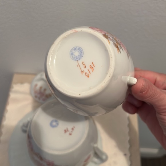 3 piece Marx and Gutherz set (Carlsbad) Pitcher, plate and canister - Picture 6 of 6